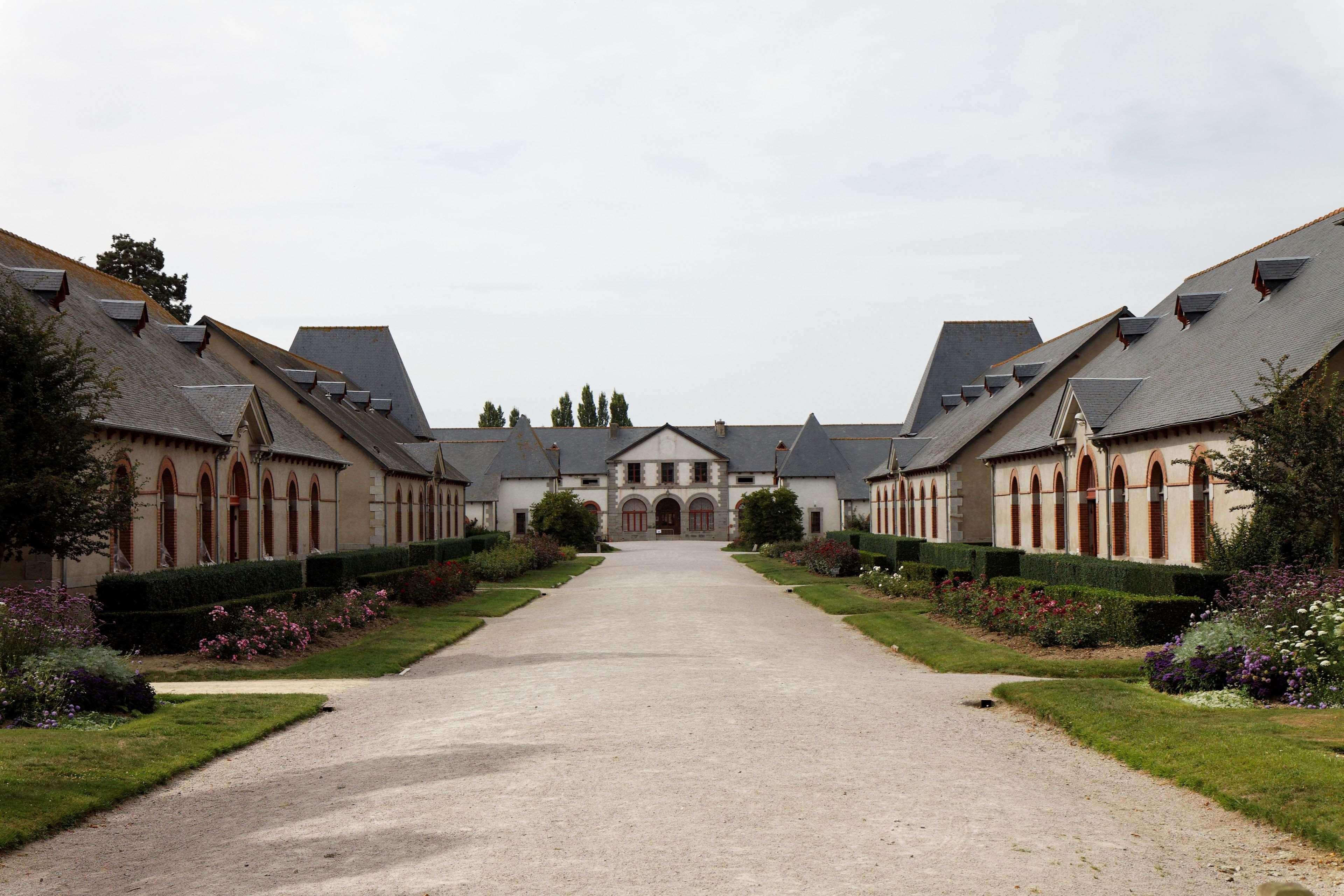 Kyriad Hotel Lamballe Exterior foto