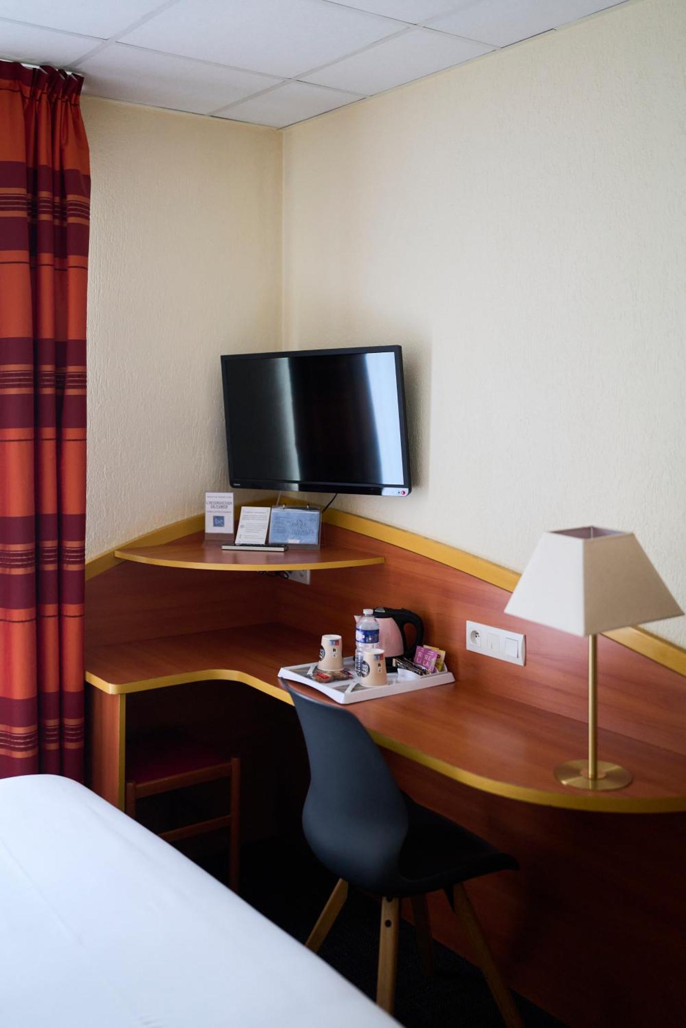 Kyriad Hotel Lamballe Exterior foto